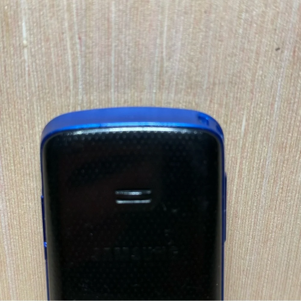 Samsung Cell Phone Model:SCH-R100 Turns On MetroPCS UNTESTED (Read Description)